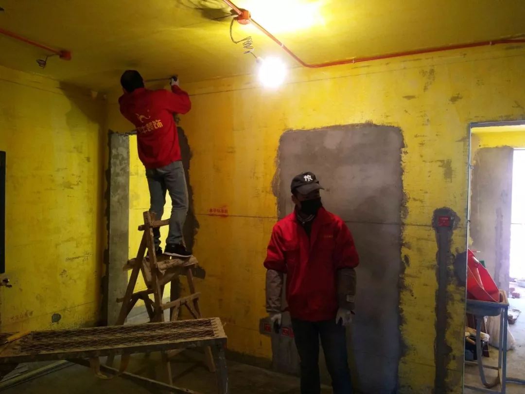 南京龙蟠花苑90㎡现代轻奢--老房升级改造，变身时尚精致家！30瓦木施工